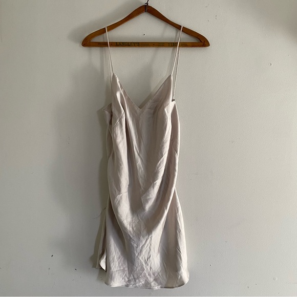 Satin mini dress - Picture 7 of 8